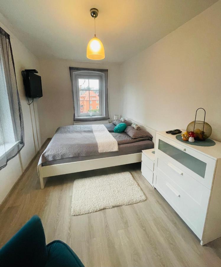 Ferienwohnung Apartament Oliwia Jelenia Góra Exterior foto